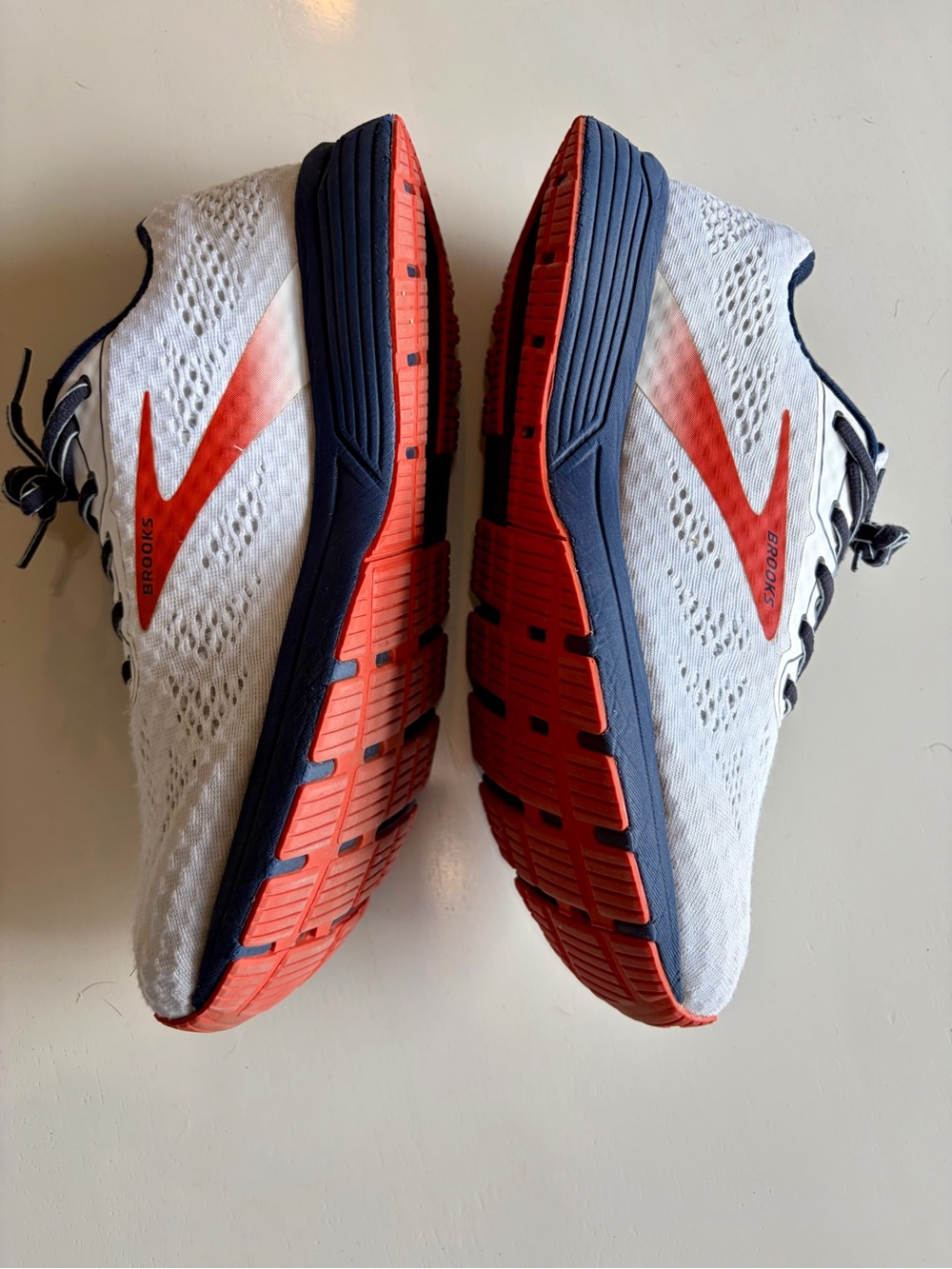Brooks Men's Light Grey & Orange Lightweight Running Shoes